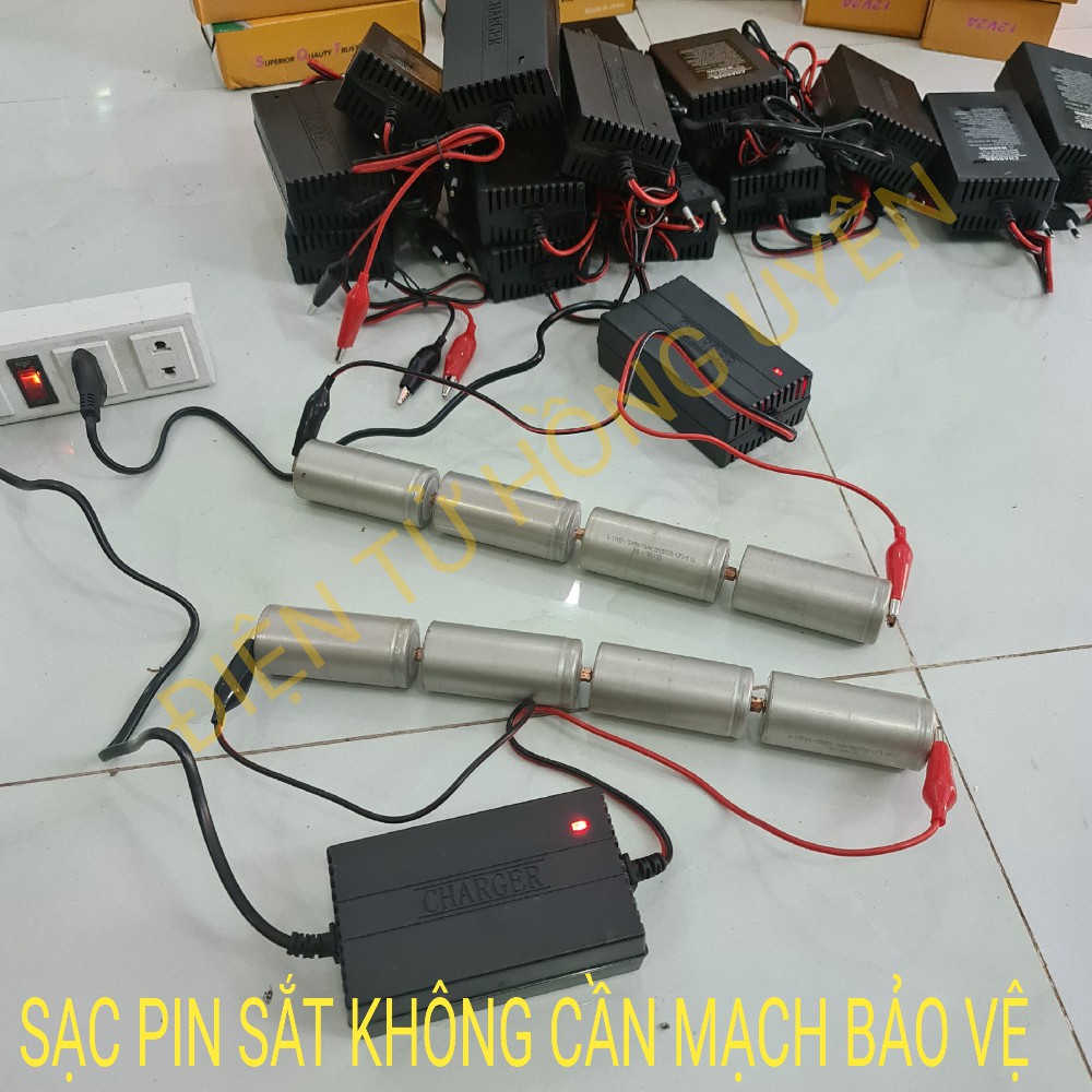 Sạc acquy 12v. Sạc bình acquy xe máy, nạp được tất cả ắc quy 12V từ 2AH - 20AH. Sạc pin sắt 32650 không cần mạch bảo vệ