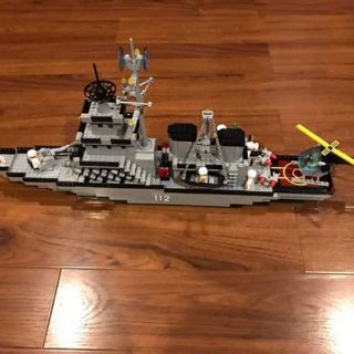 Lego tàu chiến mã 112