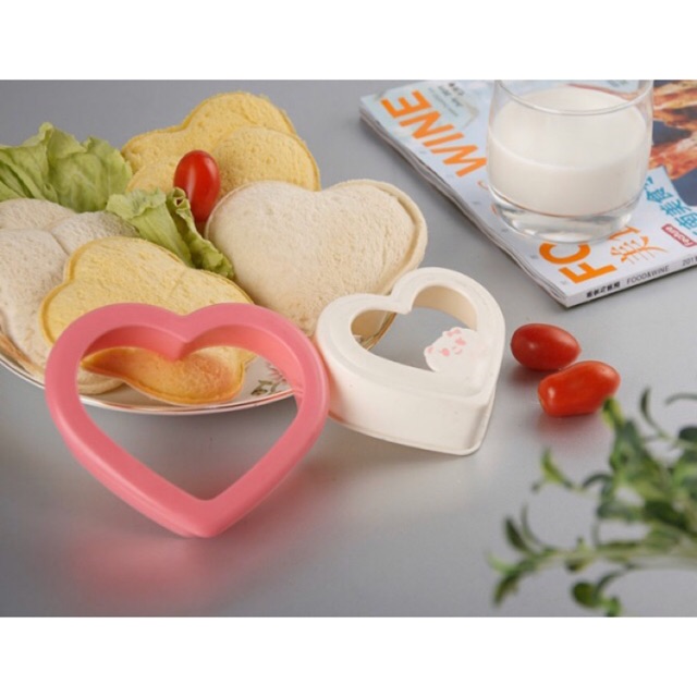 Khuôn cắt bánh mì sandwich hình trái tim