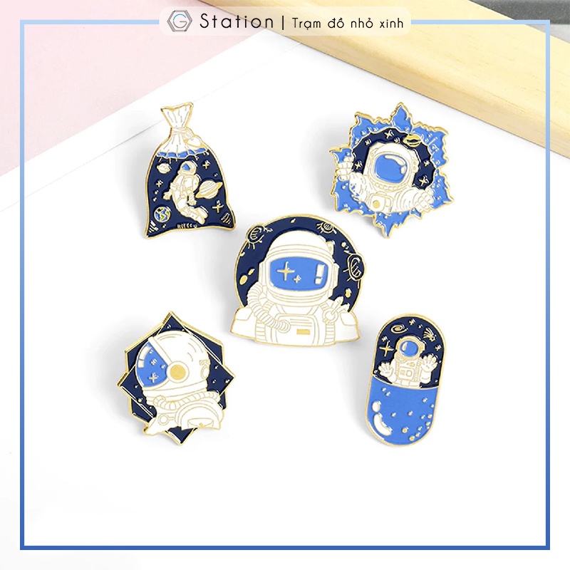 Pin cài áo chủ đề vũ trụ/ phi hành gia/ cá voi ver3 - GC404