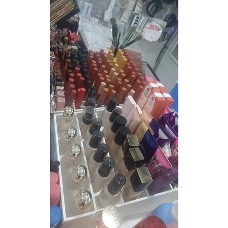 kệ trưng bày nước hoa dầu thơm hoặc kệ trưng bày sơn nail 5 tầng tiện dụng 31cm