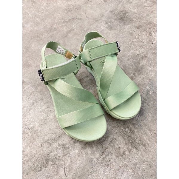 GIÀY SANDAL NỮ QUAI HẬU NỮ XANH HỌC SINH ĐẸP NESTY SA505F