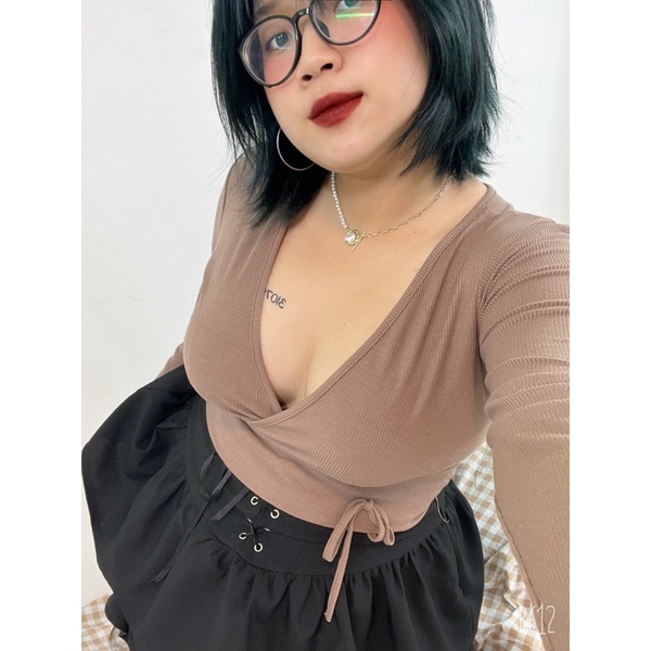 áo croptop bigsize , kiểu dáng chéo ngực cho nàng mũm mĩm , tông hack v1 đỉnh cao