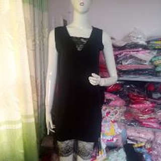 Đầm nữ xuông phối ren đen và hồng
