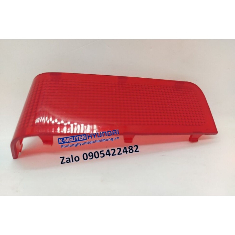 Nắp nhựa đèn phía trong cửa xe Hyundai Starex - Mã số: 926414H000, 926314H000
