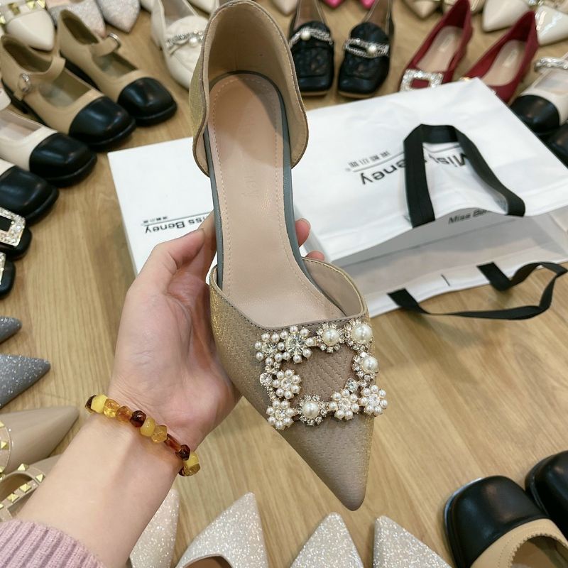 Giày khuy ngọc, khoét eo hãng miss beney