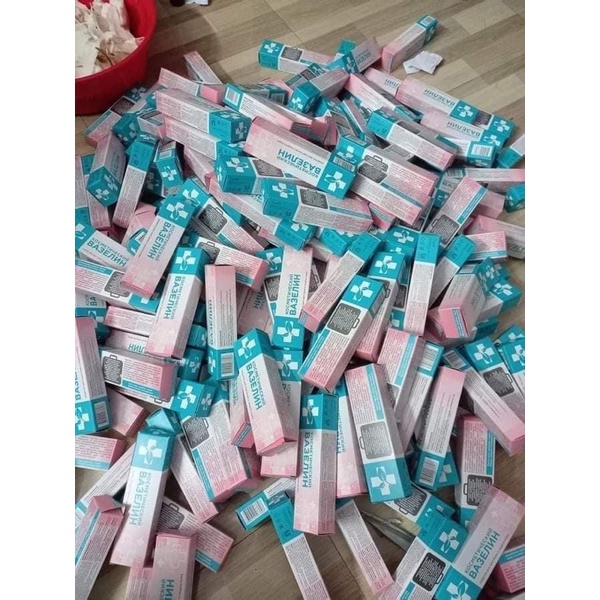 Dưỡng vaseline nga , dưỡng da nứt nẻ , dưỡng mềm môi.