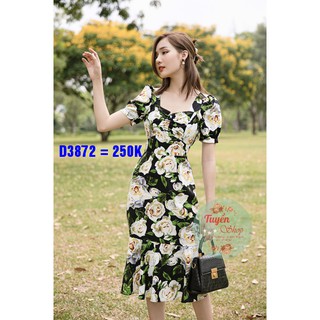 Đầm voan hoa hồng cổ vuông đuôi cá