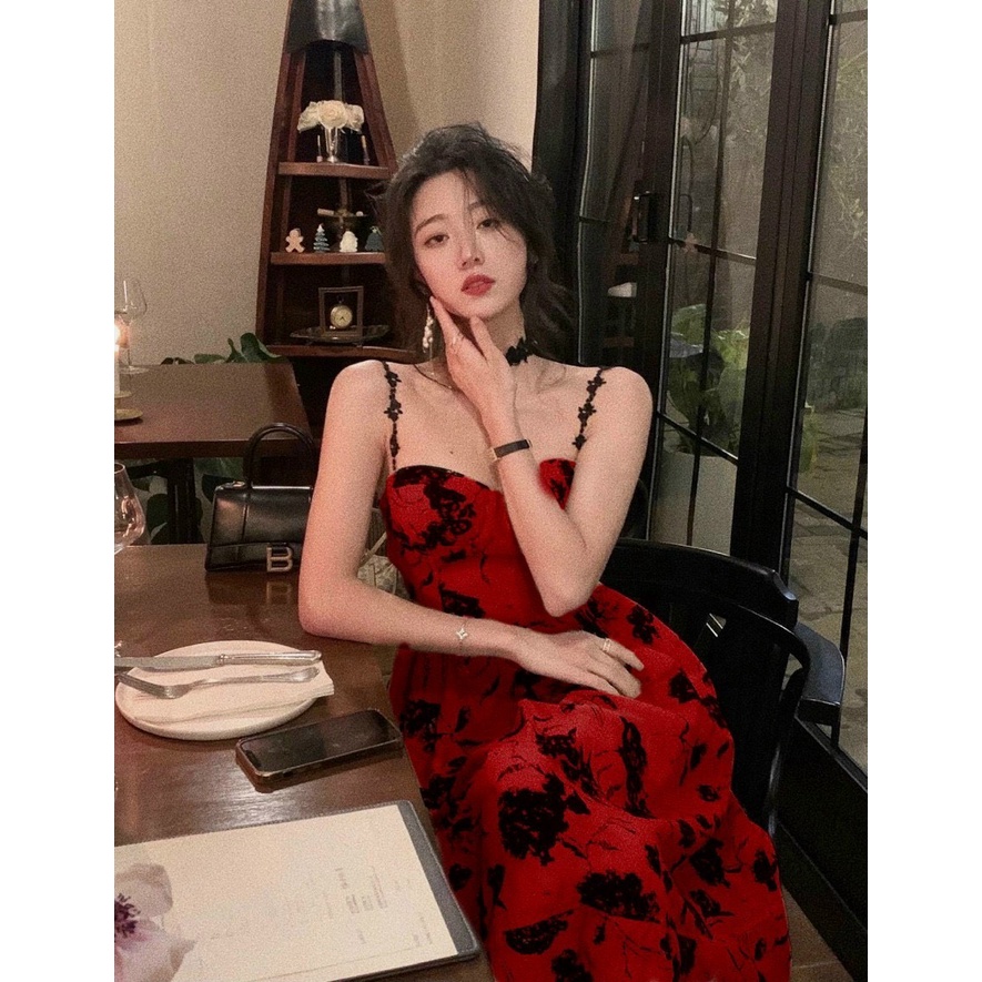 Đầm xòe cúp ngực hai dây có mút kèm vòng cổ