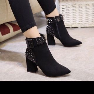 Boots đinh tán hàng nhập