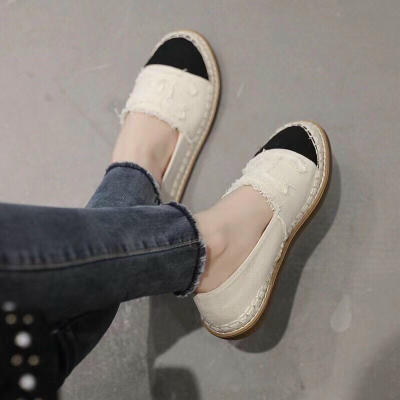 slip on vải rách mẫu mới nhất đây nha, nhìn em nó thế thôi mà lên chản vừa xinh Fullbox Qccc  Sz: 35-38