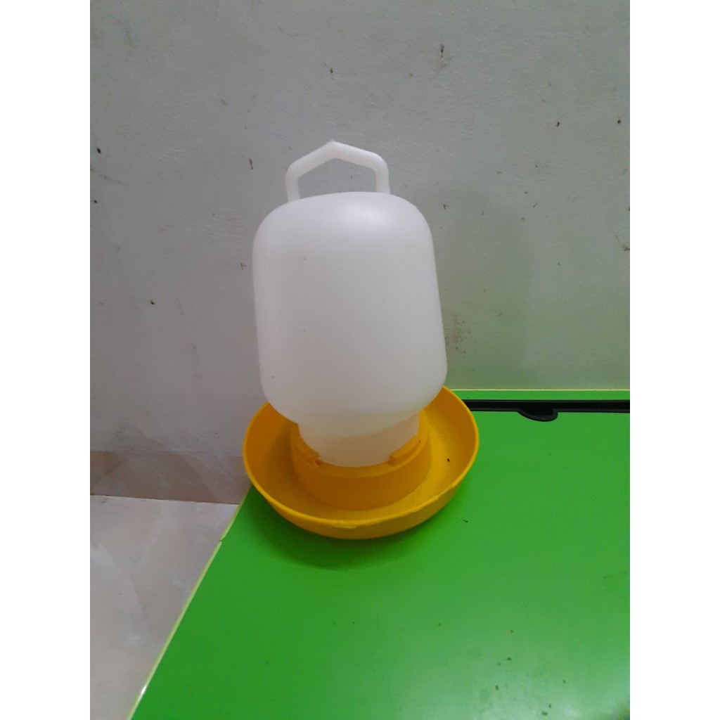 Bình uống nước cho gà các từ 2 lít đến 8 lít