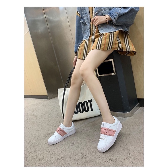 Giày thể thao valen viền ngang tán đinh fullbox