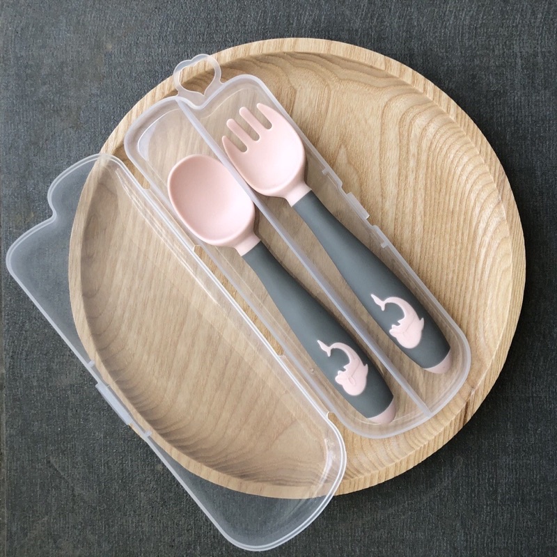 BỘ THÌA ĂN DẶM + DĨA SILICON UỐN CONG CHO BÉ [KÈM HỘP]