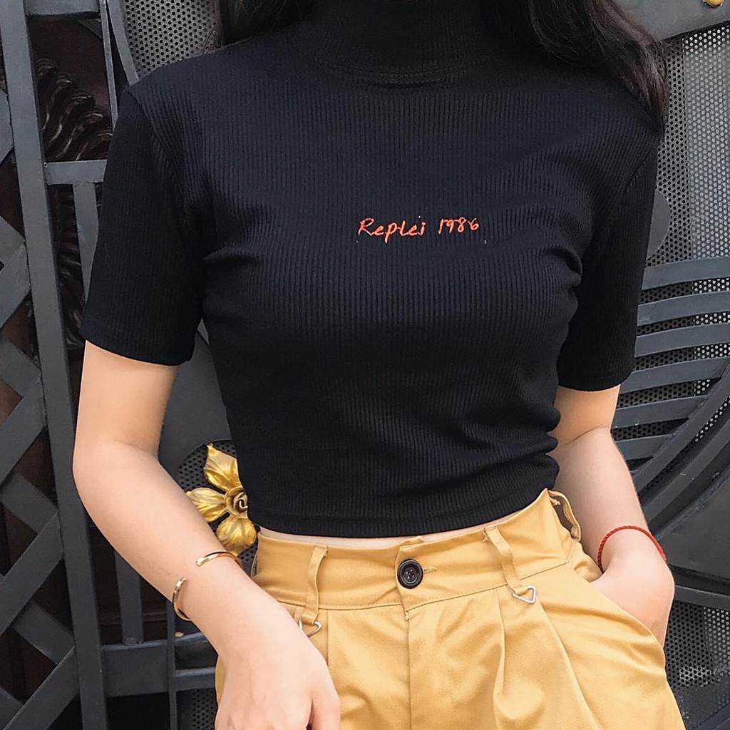 Áo Croptop Cổ Cao 1986 KA Closet Chất Bozip Cotton 2 Màu Đen Trắng Chữ Thêu Mẫu Dáng Mới 2021 Xưởng May DCS