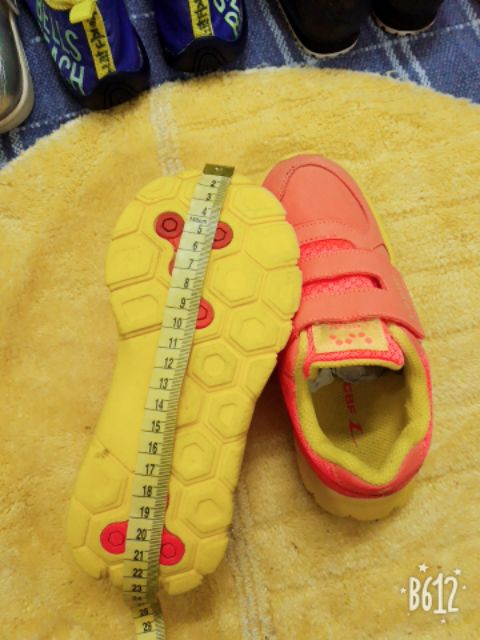 Giày trẻ em 2hand!