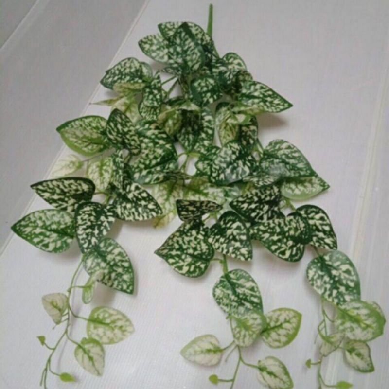 cụm lá giả .trang trí tường xanh.decor.cắm bình hoa