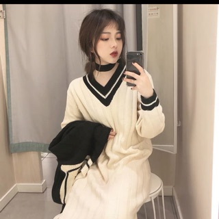 Váy len cổ tim