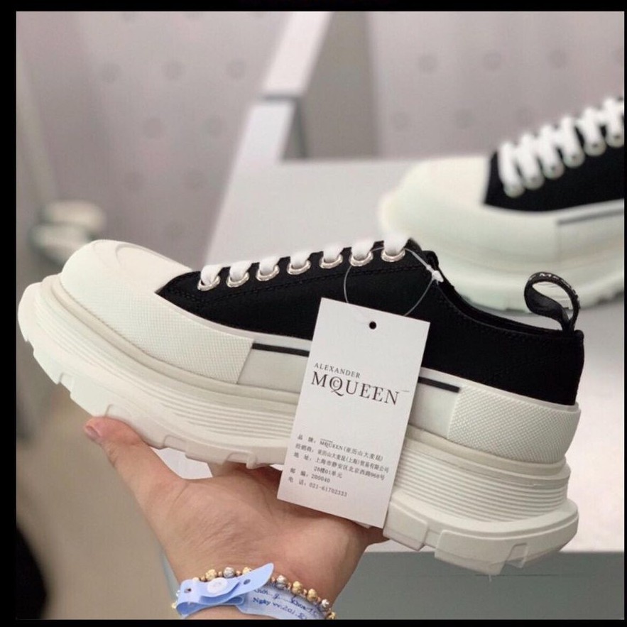 Giày McQueen Black Tread Slick Low mẫu mới 2020