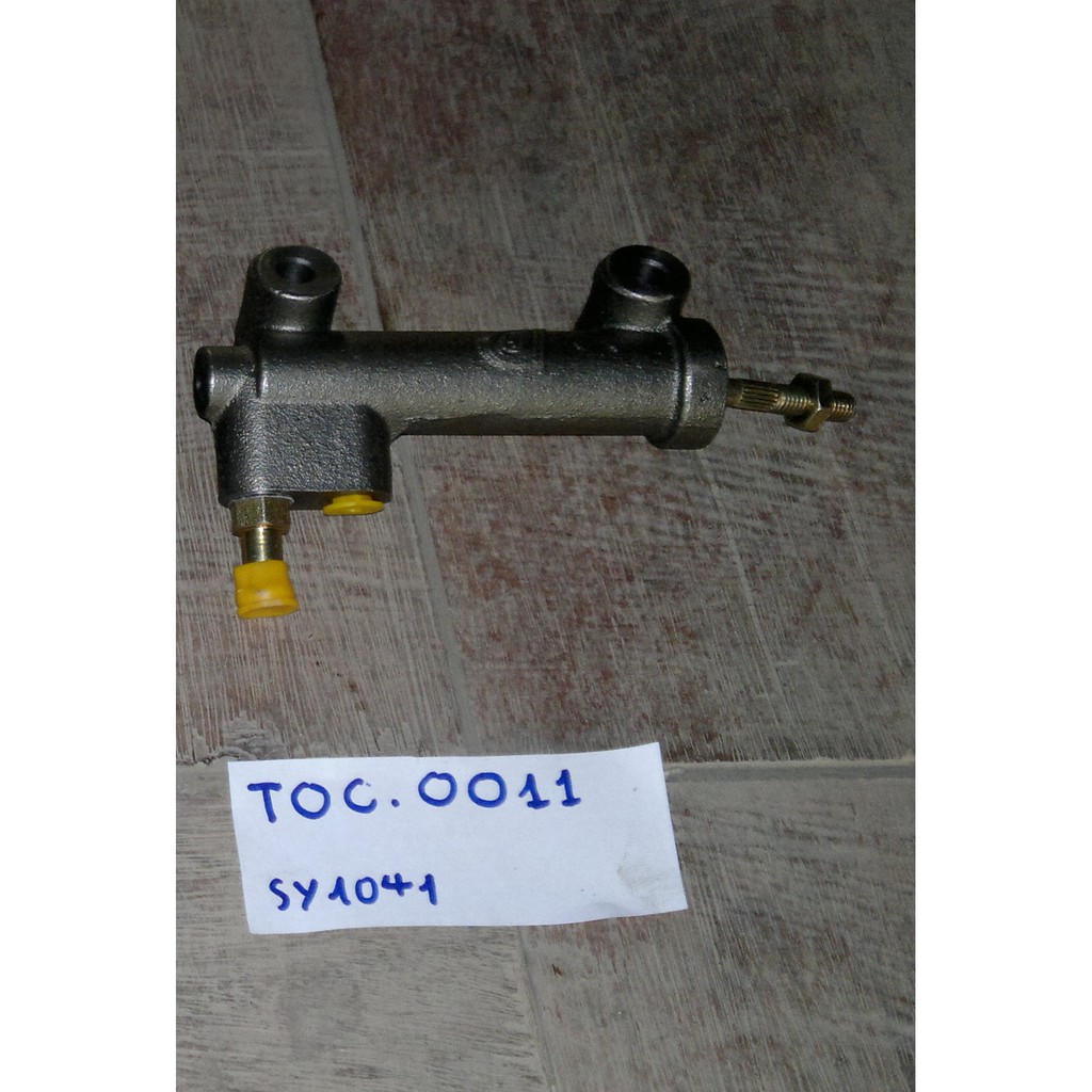 Tổng côn trên (heo côn) , xi lanh F22, cổ F33, tâm lỗ bắt 90, lỗ dầu M10. Mã SP SY1041