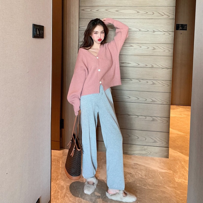 Long sleeve V-neck knitted top | BigBuy360 - bigbuy360.vn