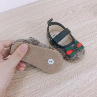Sandan gucci bé gái