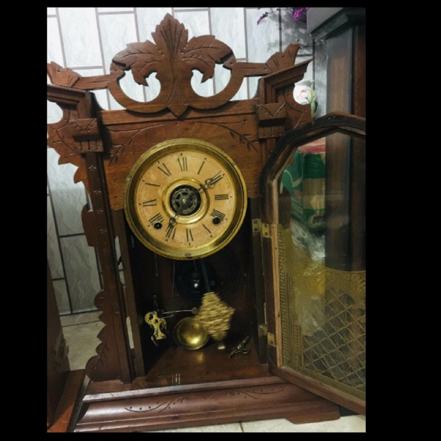 Đồng hồ gỗ xưa quả lắc lên day ( size 55 x 37 x 12cm )