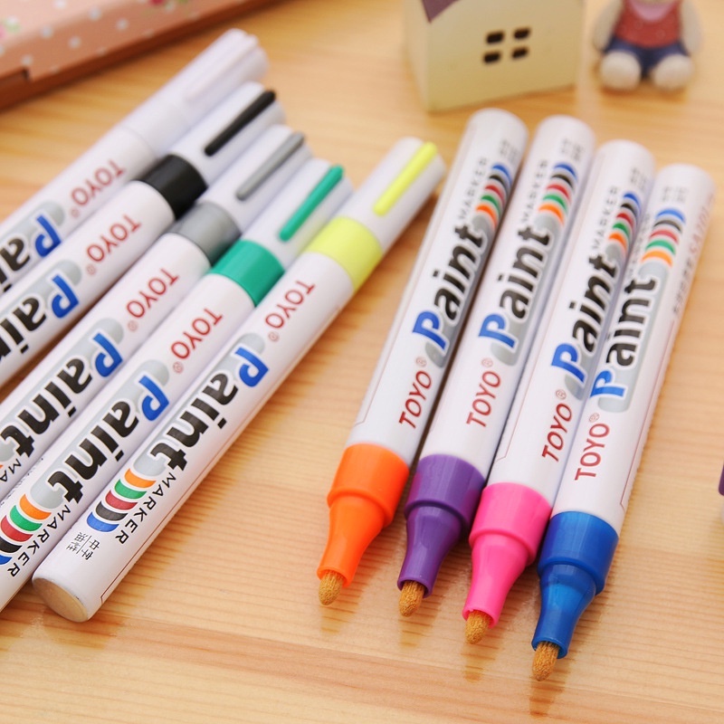 Bút sơn Toyo Paint marker SR101 phục hồi màu cho tất cả các bề mặt