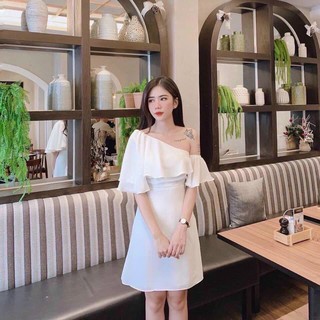 ĐẦM TIỂU THƯ TRẮNG LỆCH VAI BÈO