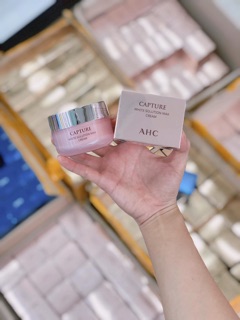 KEM DƯỠNG DA AHC CAPTURE SOLUTION MAX CREAM