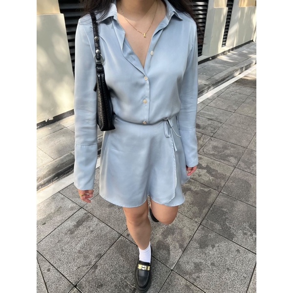 Unleashedvn JUNE SILK SET - Set áo lụa với măng séc biến kiểu bản to, chân váy lụa kiểu quấn và thắt nơ bên hông