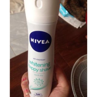 Xịt ngăn mùi nivea