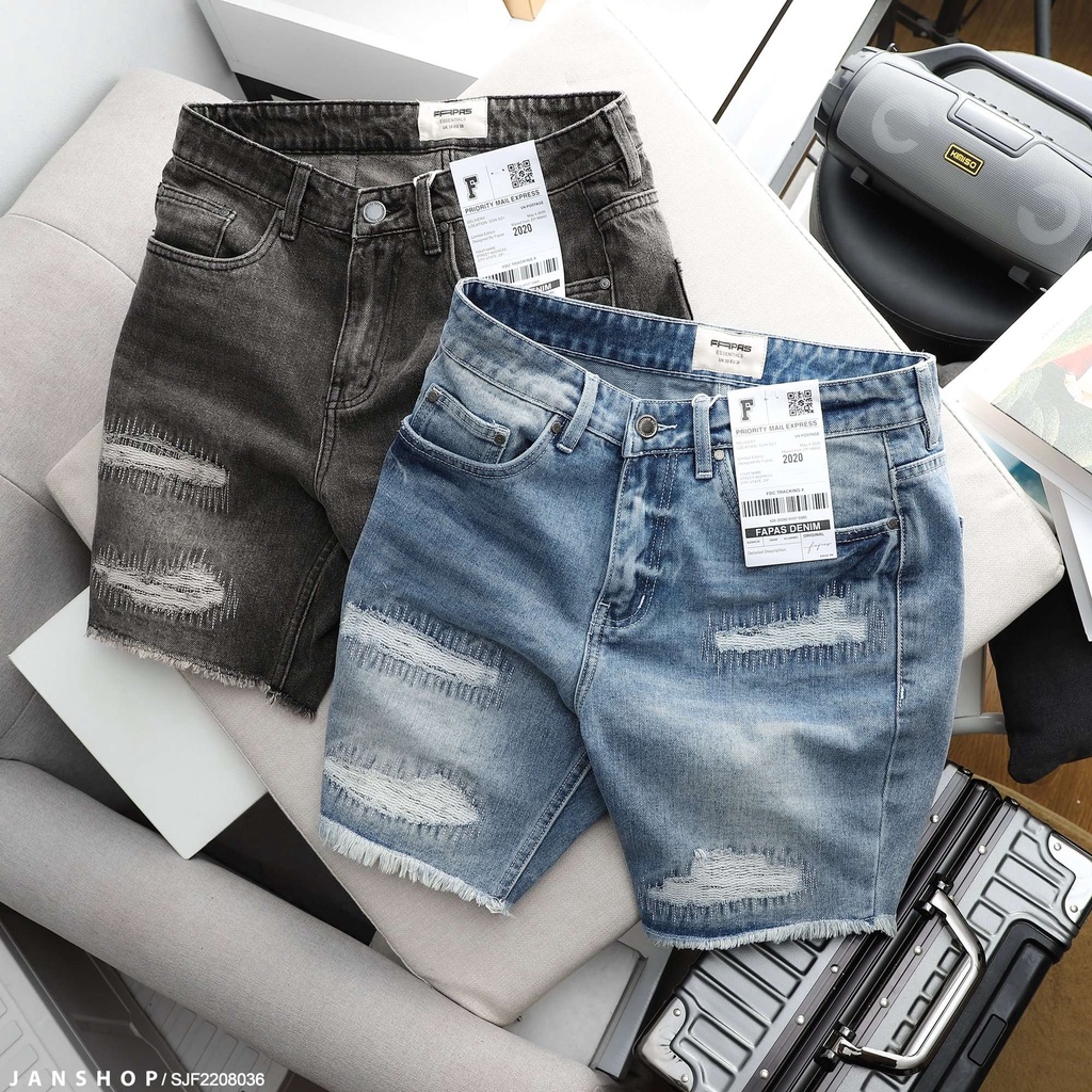Quần Short Jean 2 tông màu quần gắn liền với cách phối đồ ngẫu hứng và đặt tiêu chí thoải mái, rách bạ, bụi bặm