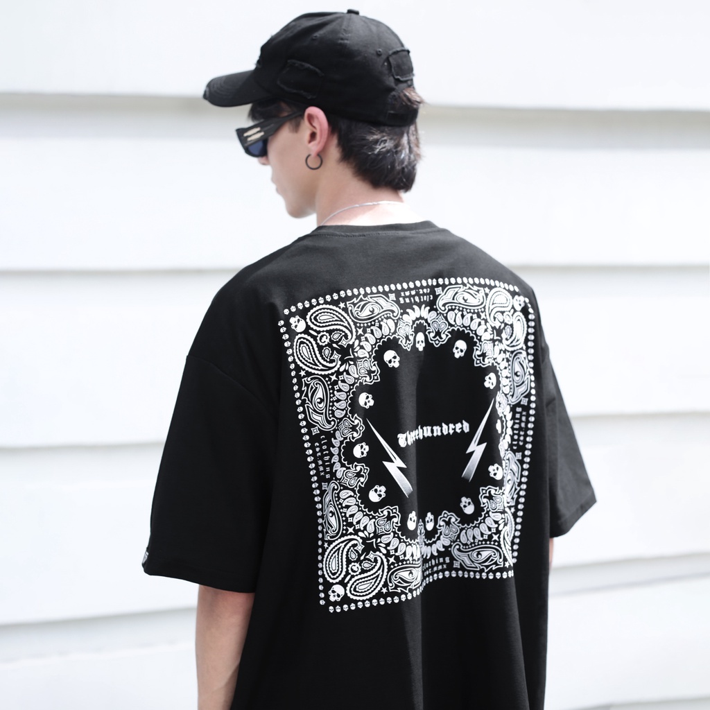 Áo Thun Three Hundred Họa Tiết Bandana Màu Đen