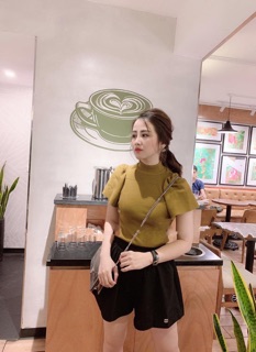 Áo len tay bồng bánh bèo