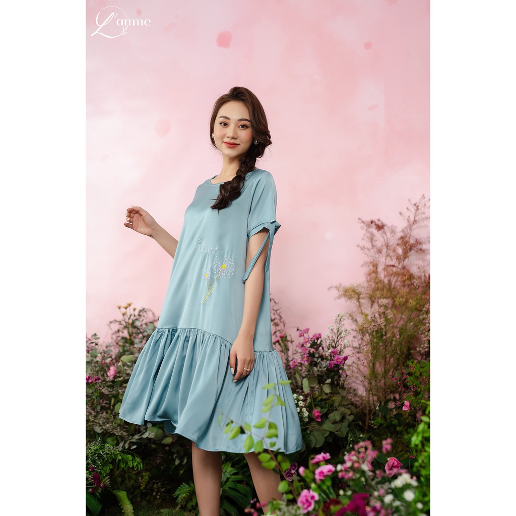 Đầm bầu đẹp Delia Dress chất lụa mềm mát cùng họa tiết thêu hoa phù hợp mặc đi làm by LAMME