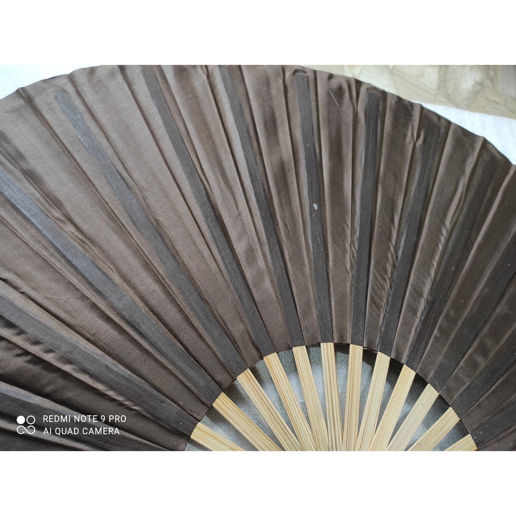 Quạt Vải Lụa (35 - 40cm) Nâu Trơn, Nán Tre, Quạt Cầm Tay