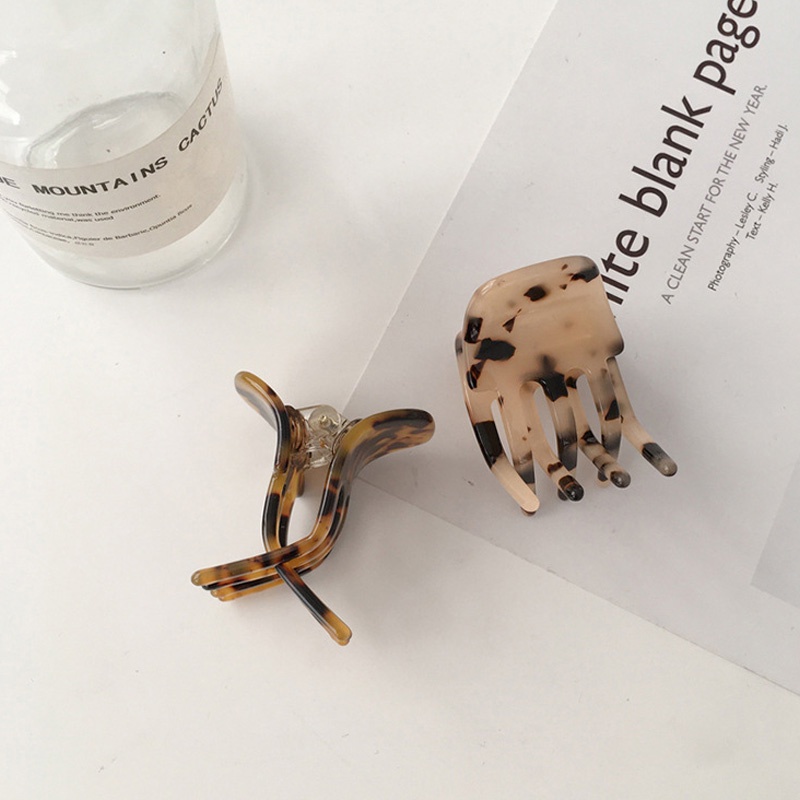 Kẹp tóc kiểu hàm cá mập xinh xắn dành cho nữ