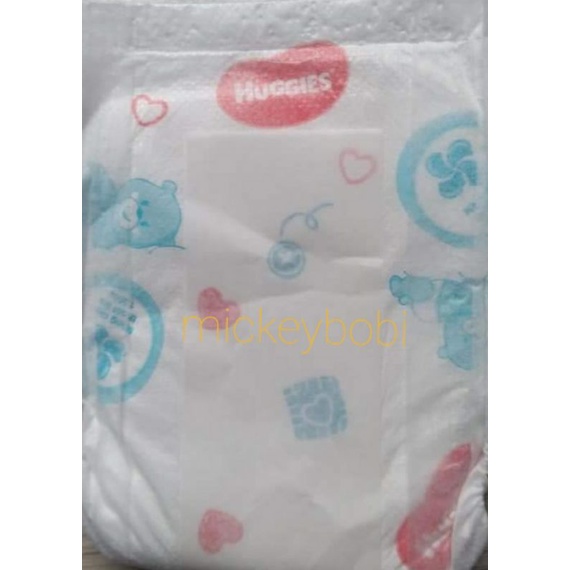 Combo 100 miếng lót sơ sinh Huggies NB1 (hàng trần tách KM)