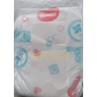 Combo 100 miếng lót sơ sinh Huggies NB1 (hàng trần tách KM)