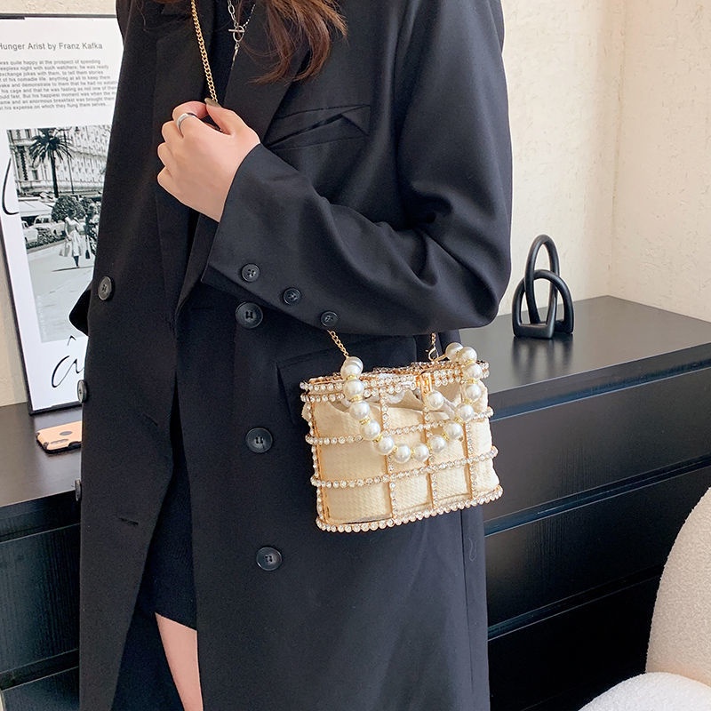 Túi Đeo Vai Đính Đá Lấp Lánh Phối Dây Xích Ngọc Trai Sang Trọng Thời Trang Mới