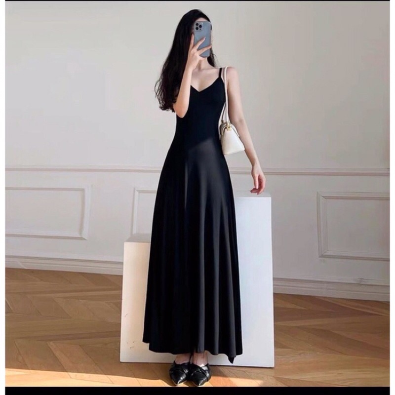 VÁY 2 DÂY ĐEN DÁNG DÀI XẺ CẠNH