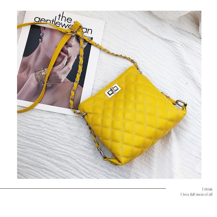 Túi xách trần trám khóa chữ thập da siêu mềm