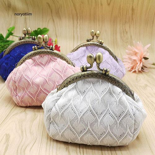 Ví cầm tay phong cách ren vintage hợp thời trang cho nữ