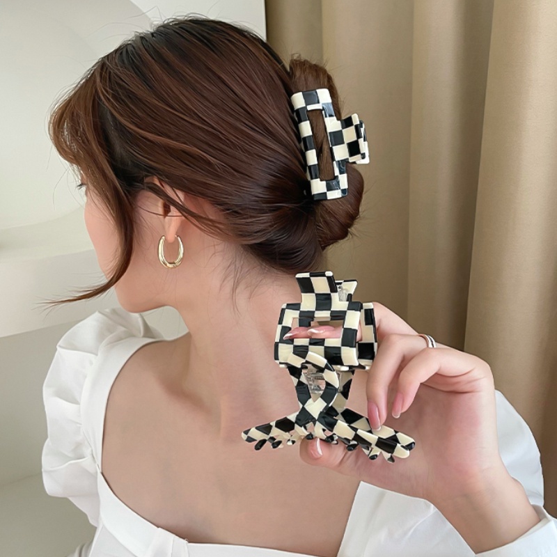 Kẹp Tóc Hình Cá Mập Màu Trắng Đen Phong Cách Hàn Quốc