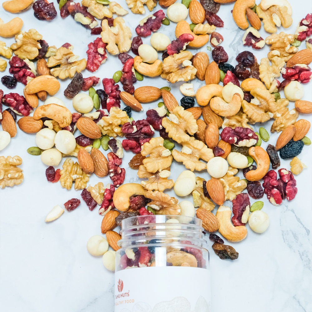 Hạt mix dinh dưỡng TANU NUTS granola mixed nuts 8 loại hạt điều, óc chó, hạnh nhân, macca, bí xanh, nho khô, việt quất