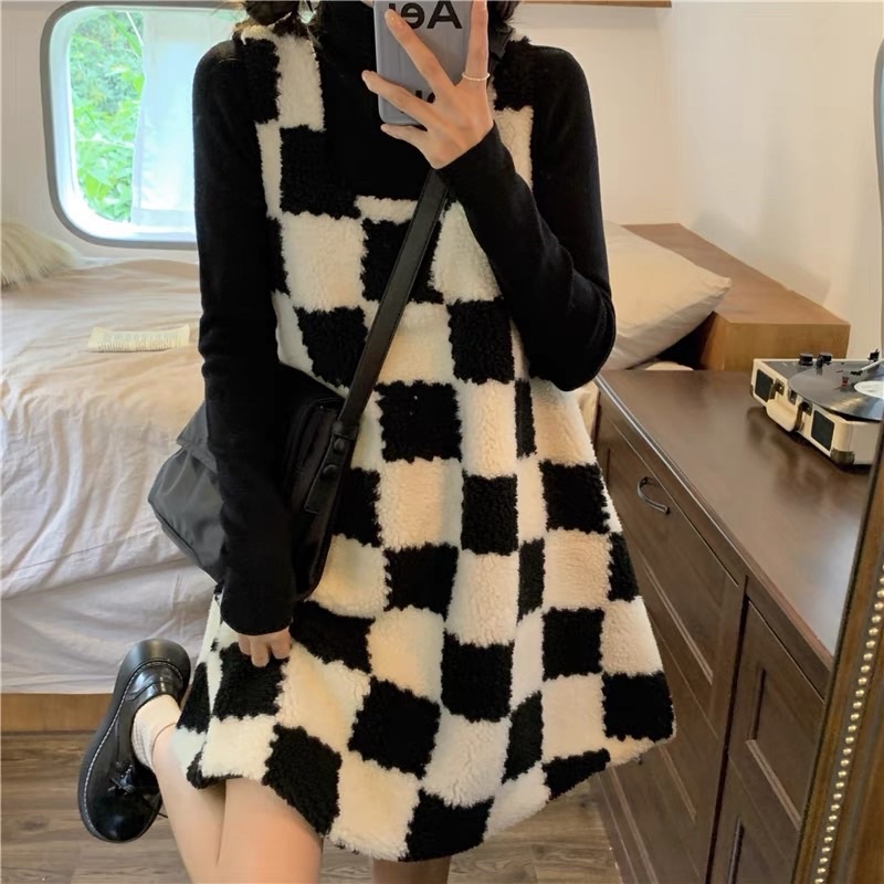 Váy Yếm Caro Vải Lông Mềm Form Rộng Oversize Xinh Xắn Đơn Giản