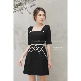Váy thiết kế Double Dots-Váy gấm đen mềm đính hạt thủ công, nơ đá trắng, lót lụa.