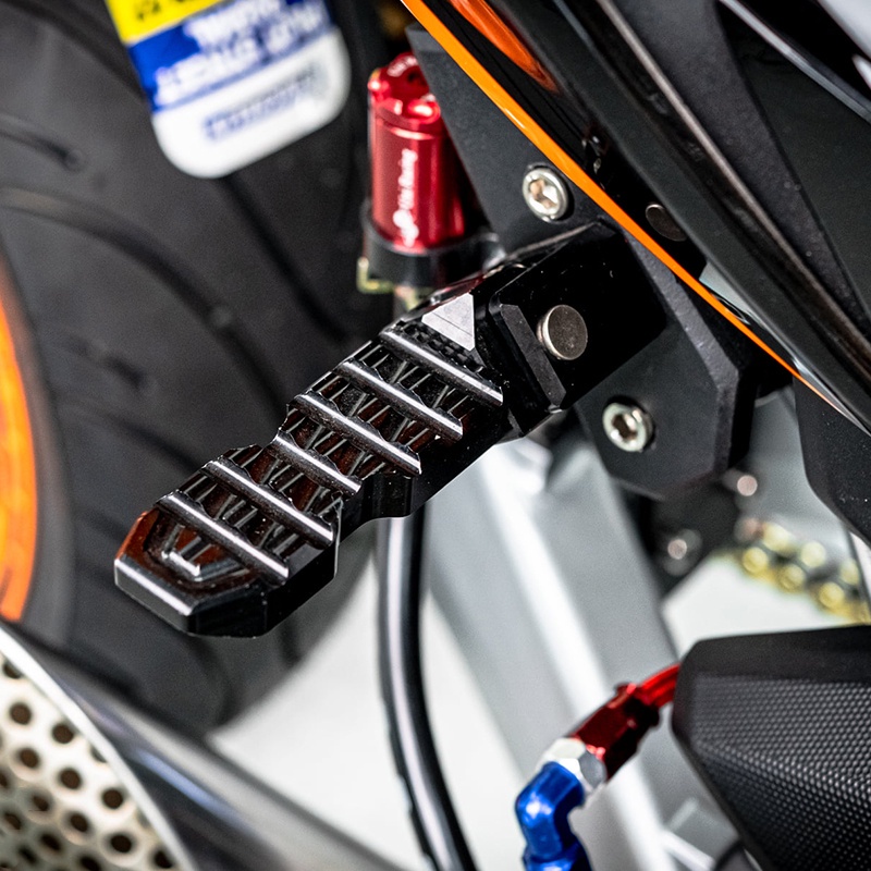 Để chân sau CNC Winner, để chân tàng hình winnerx 150 moto tấn phát