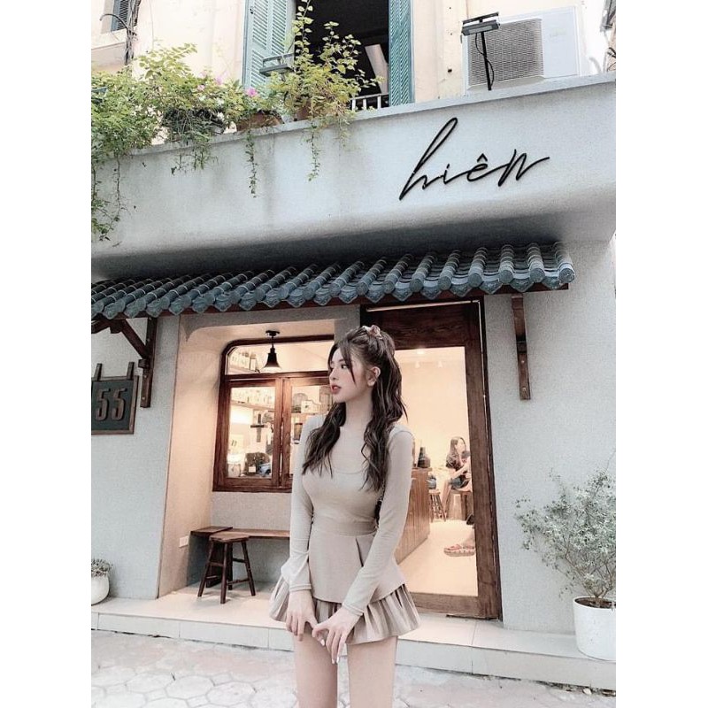 Set áo zip dài tay mix chân váy ngắn dập li kèm quần trong an toàn BCi